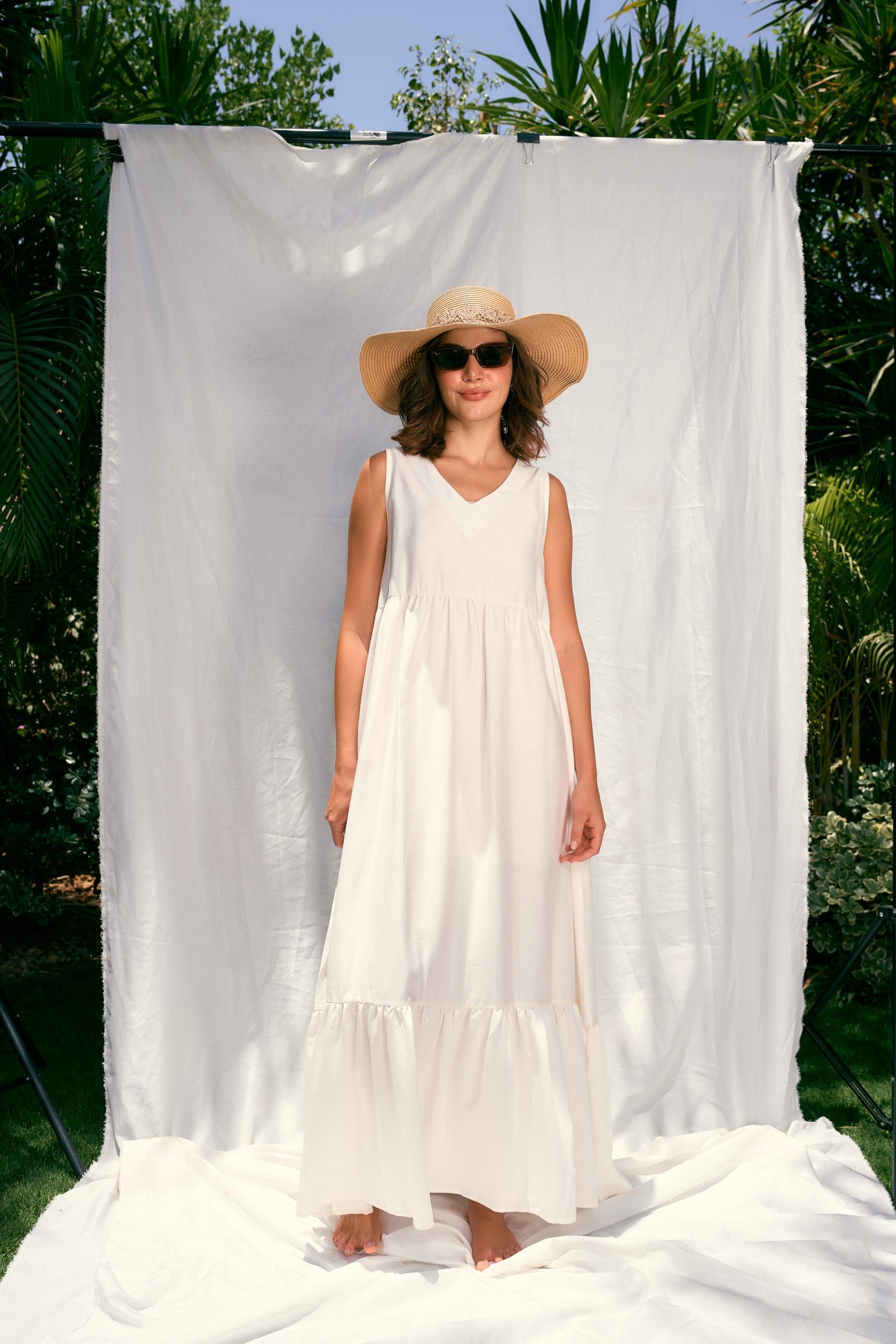 ELEGANT IN LAYERED LINEN DRESS Camicie.eg ELEGANT IN LAYERED LINEN DRESS Camicie.eg