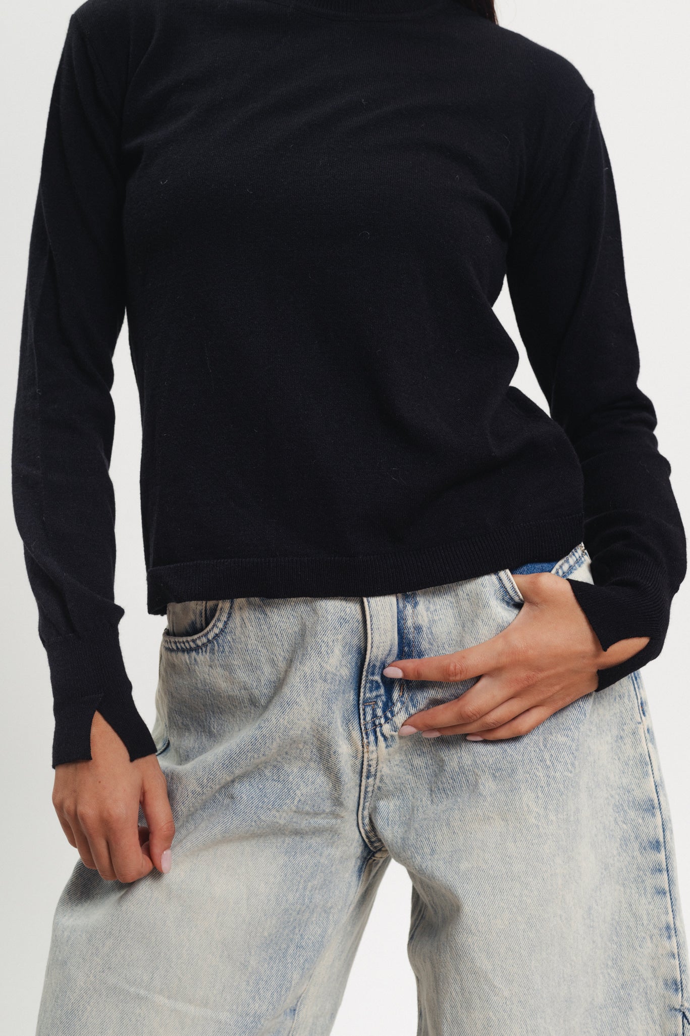 Basic Crewneck Sweater - Black