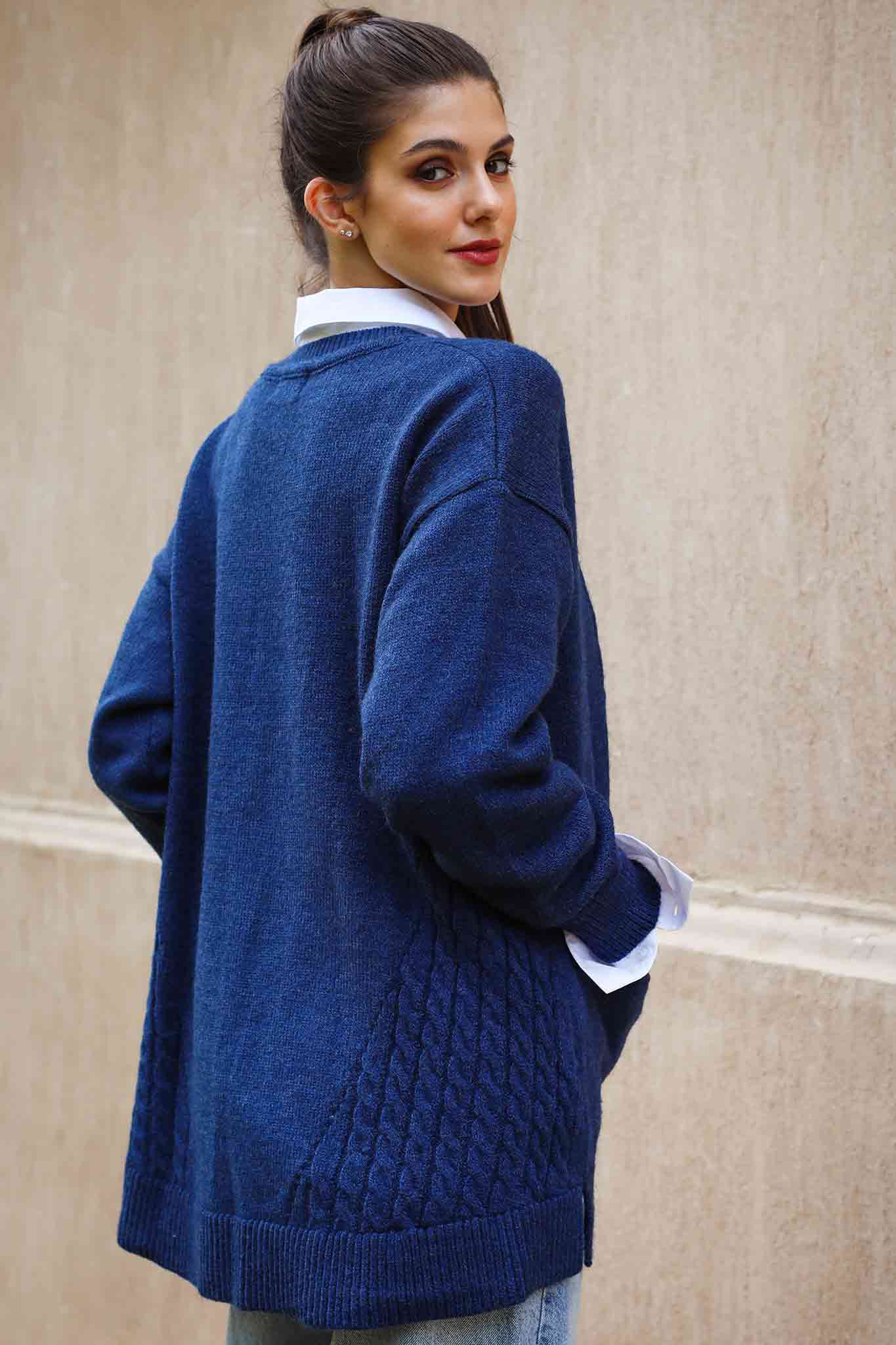 LAVISH CARDIGAN IN BLUE