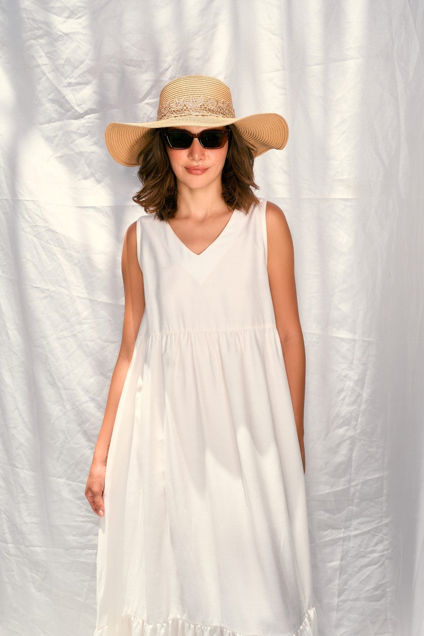 ELEGANT IN LAYERED LINEN DRESS