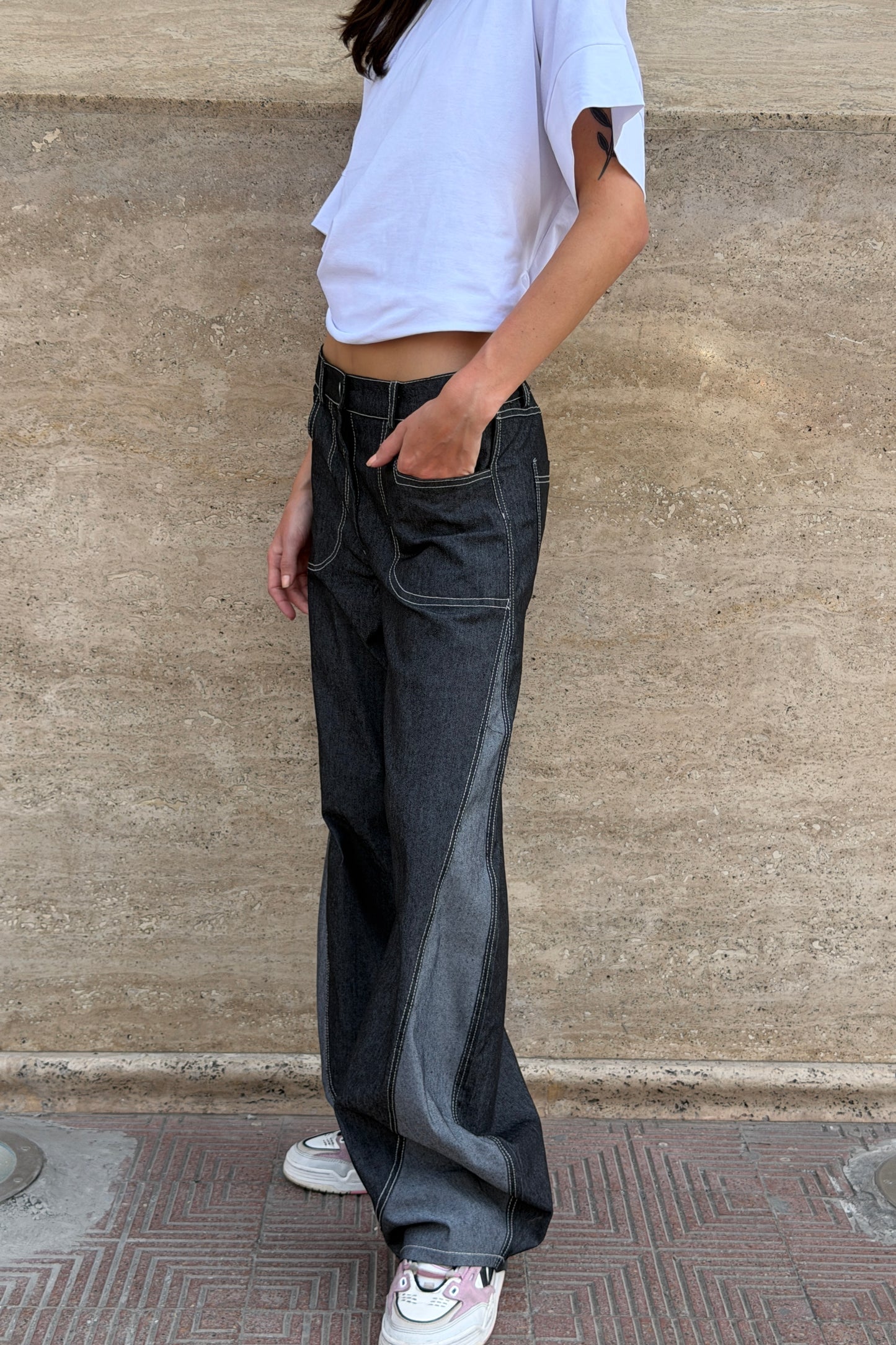 Two Tone Barrel Denim Pants - Black