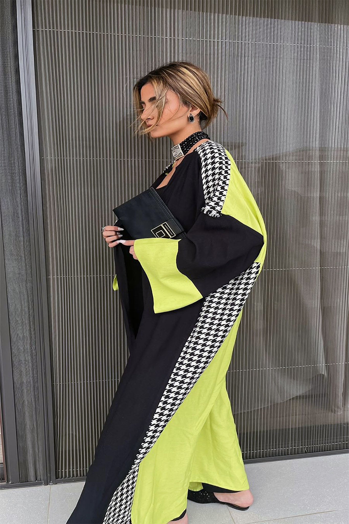 Monochrome Citrus Chic Abaya