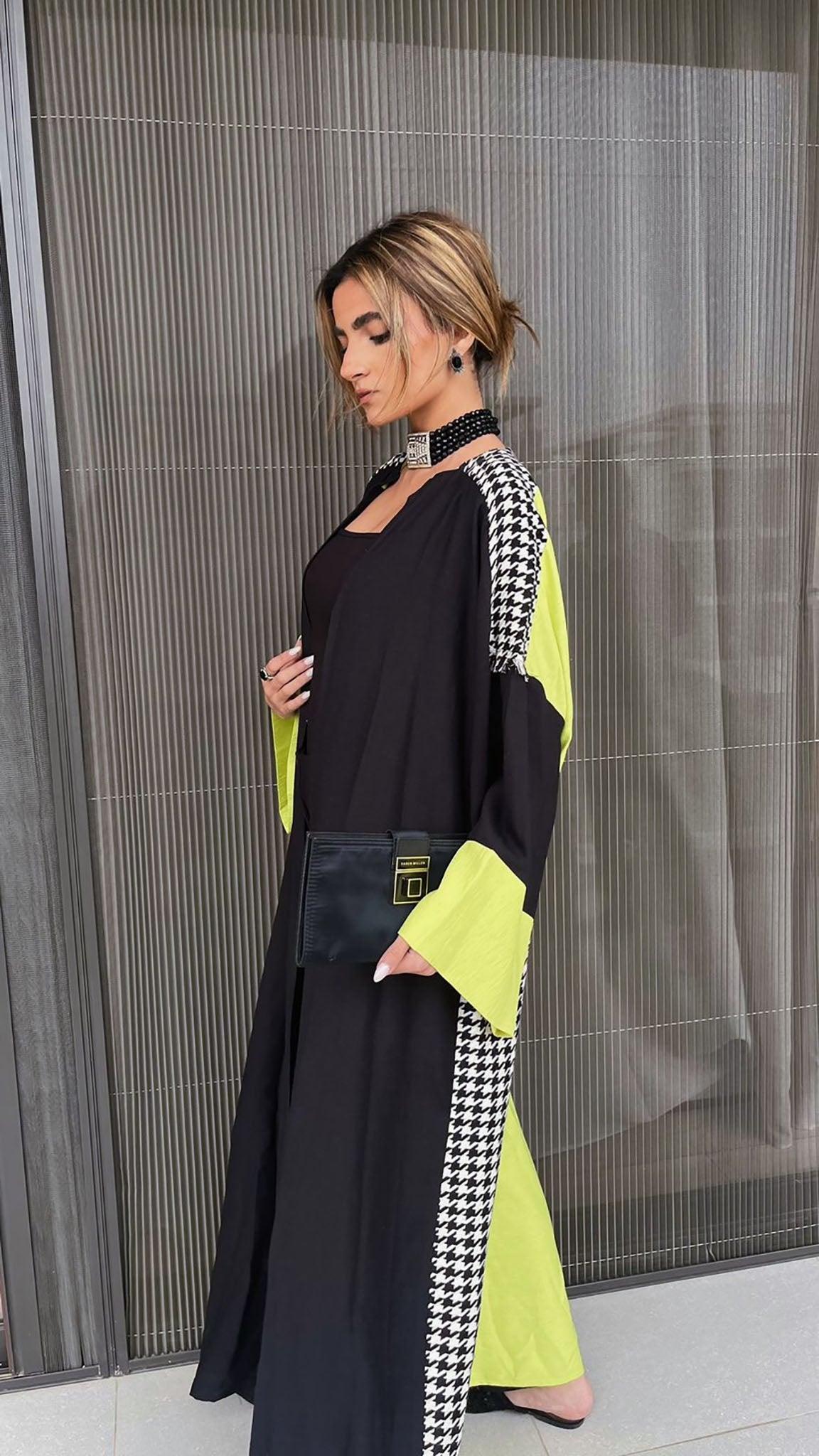 Monochrome Citrus Chic Abaya